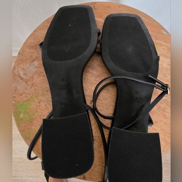 New Zara Strappy Sandals Size 9 In Black And Gold - Picture 4 of 10